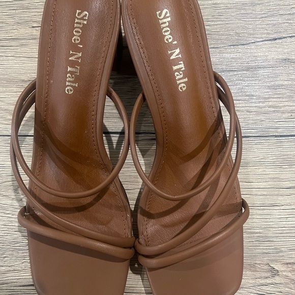 Sandal heels ,7.5 - Picture 1 of 2